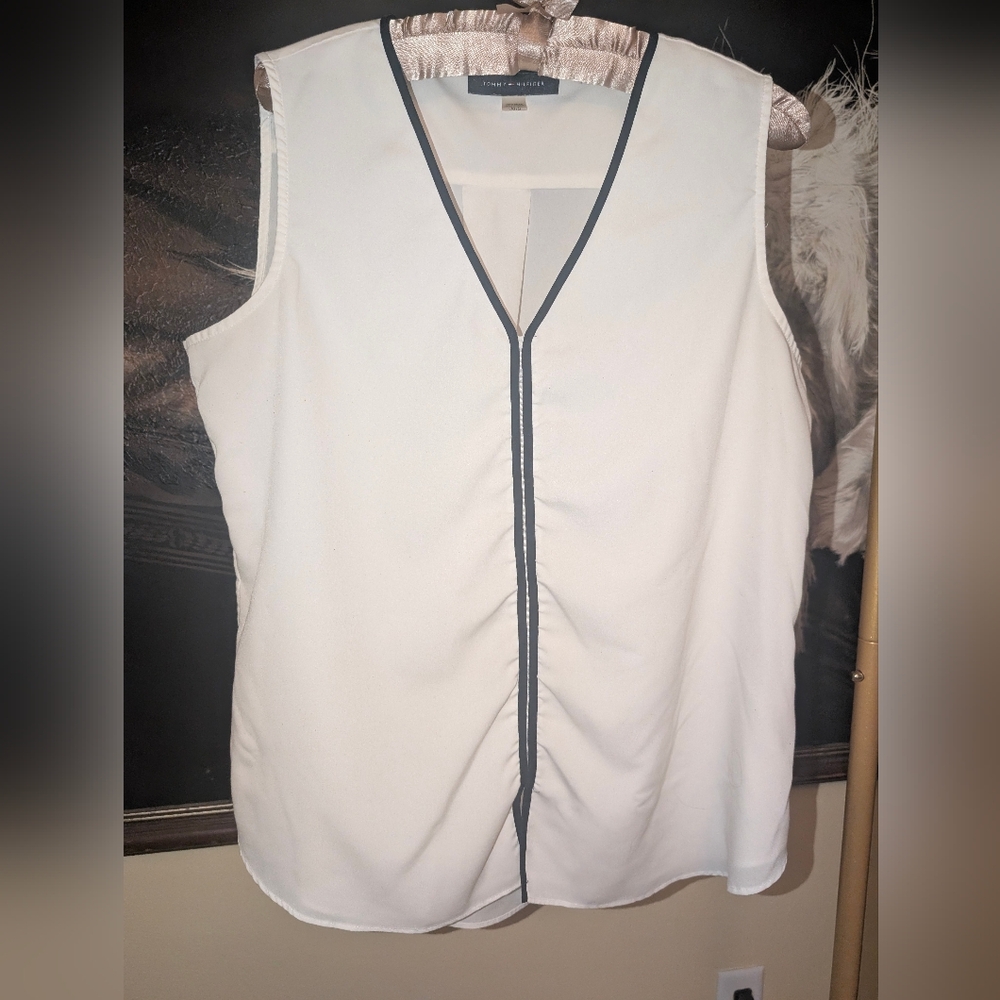 Tommy Hilfiger White Tank Black Accent